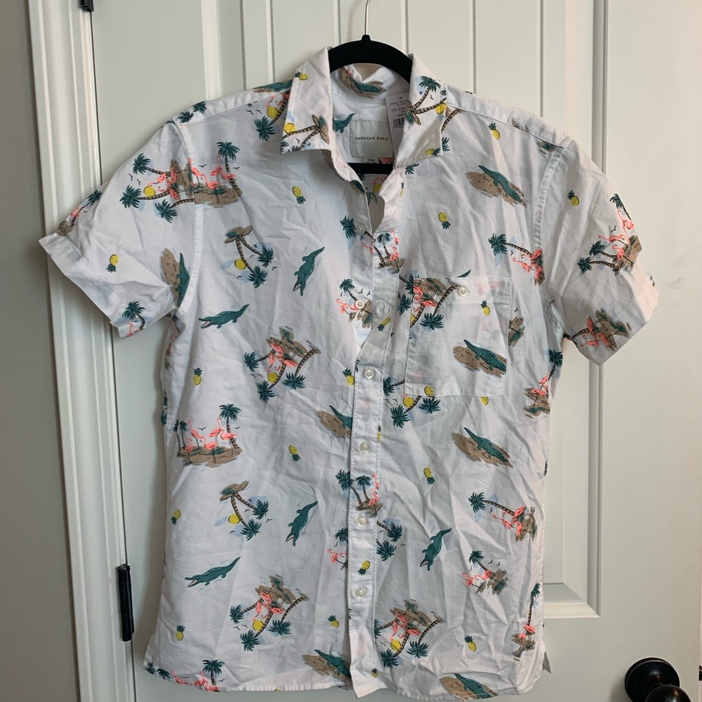 NWT American Eagle Short Sleeve Button Up White Small